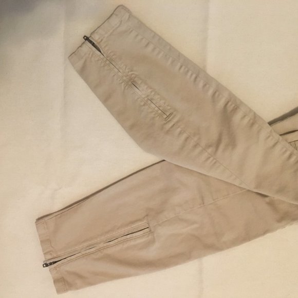 GAP Skinny Mini Khakis, Size 2 - Picture 3 of 7